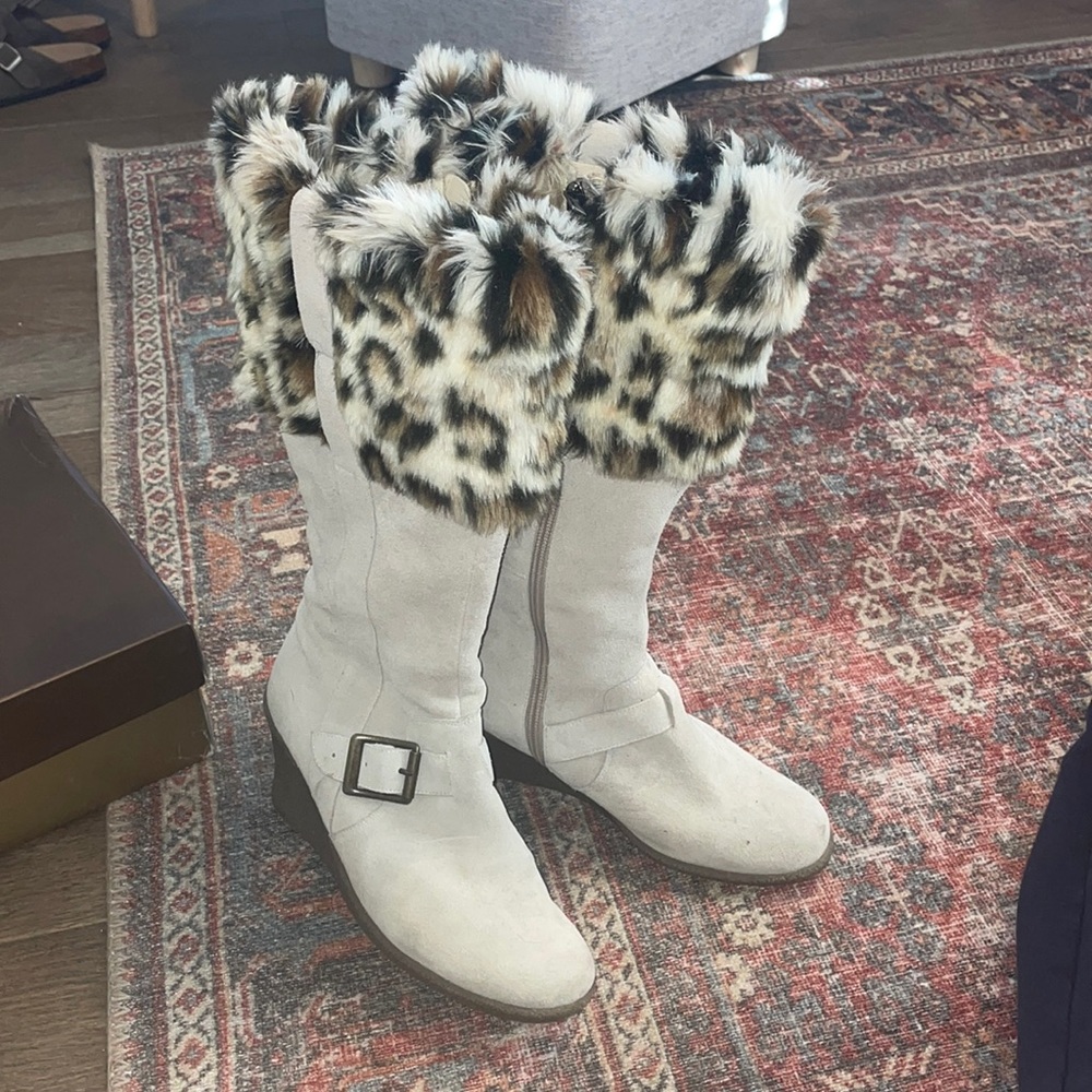 Tan black wedge suede + faux fur trim boots/booties